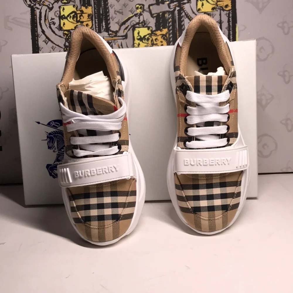 New Authentic Burberry Vintage Check Sneakers Size 38 - Picture 11 of 11